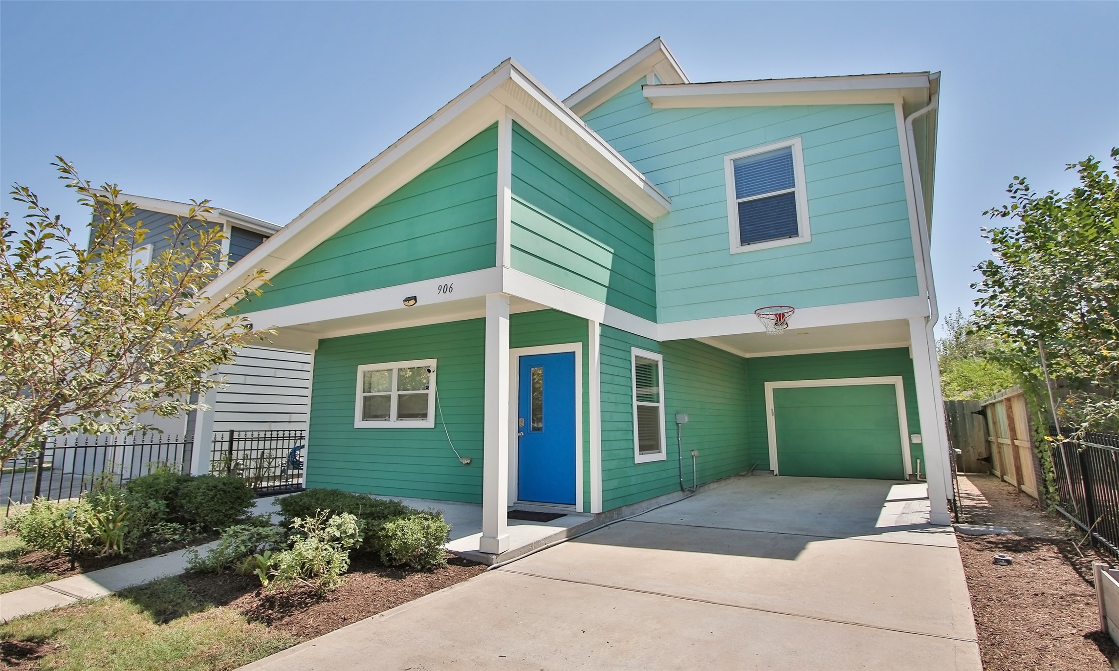 906 Hillstar Street Houston TX 77009