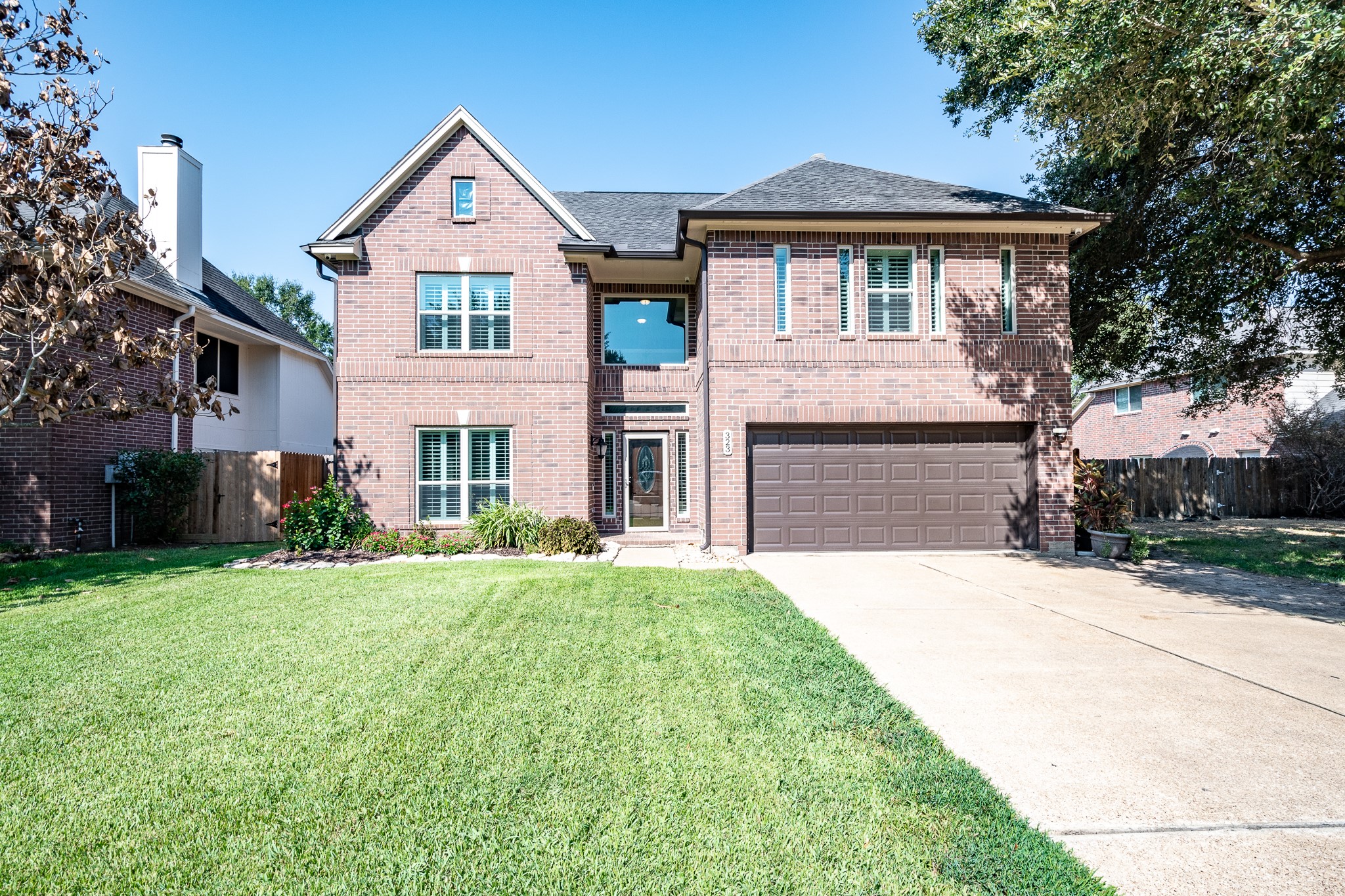 323 S Hampton Court Highlands TX 77562