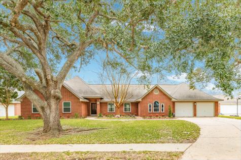117 Dewberry Drive Lake Jackson TX 77566