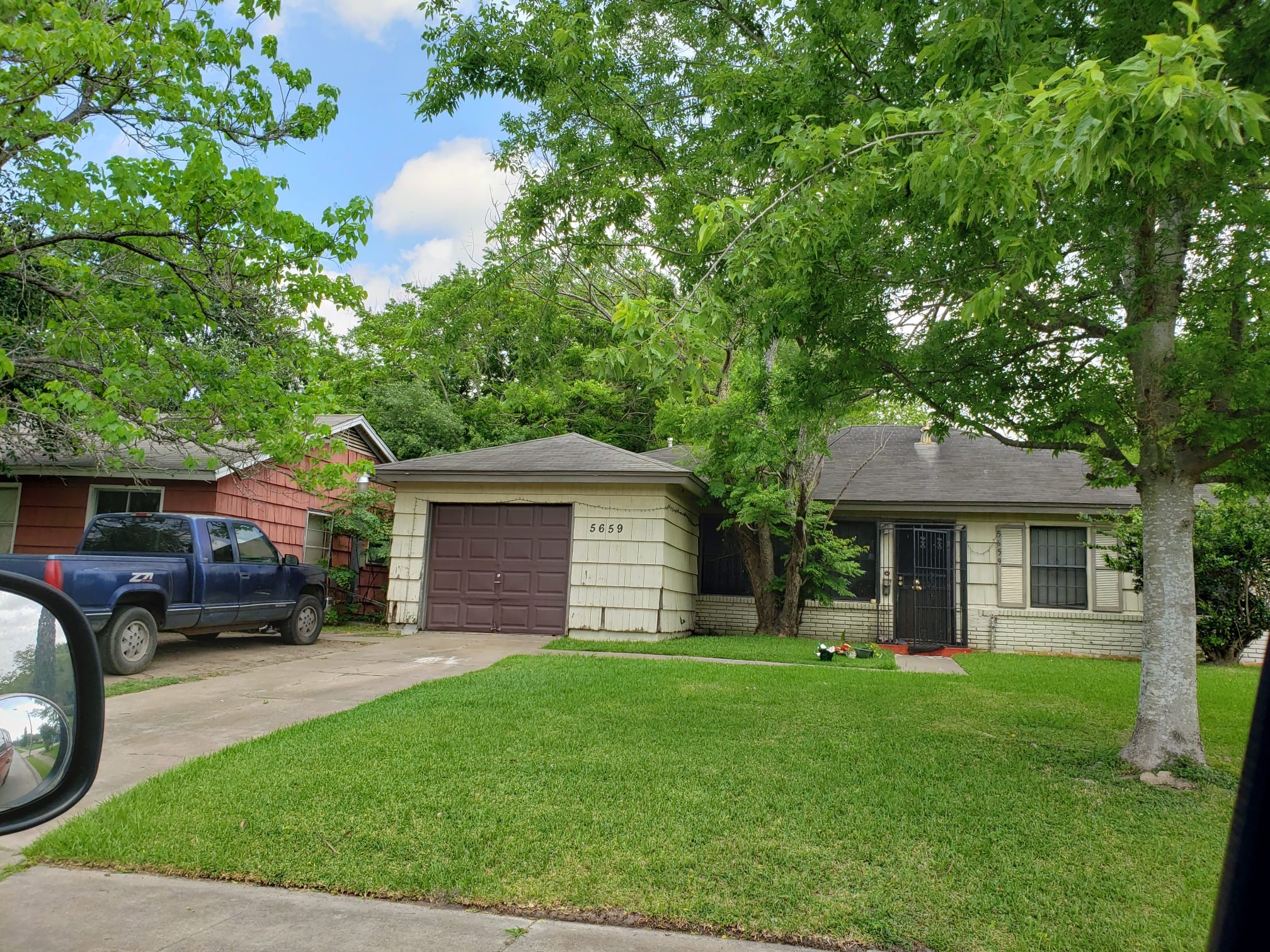 5659 Belneath Street Houston TX 77033