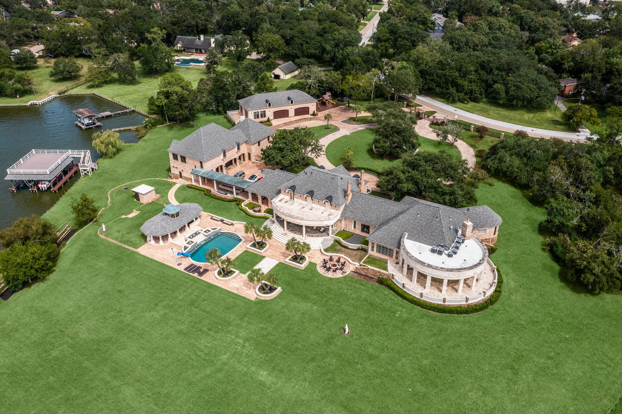 401 Lakeshore Drive El Lago TX 77586