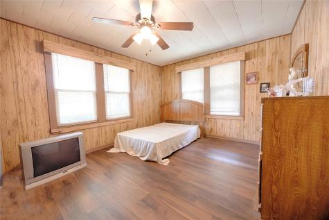 401 W Live Oak And 504 S Pecan Street Moulton TX 77975