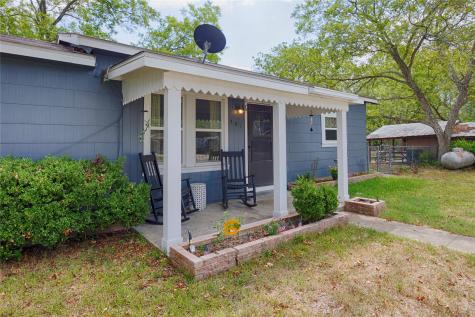 401 W Live Oak And 504 S Pecan Street Moulton TX 77975