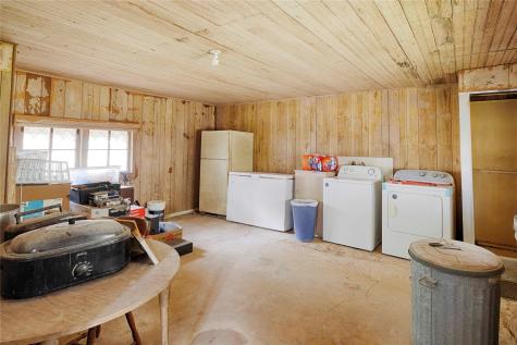 401 W Live Oak And 504 S Pecan Street Moulton TX 77975