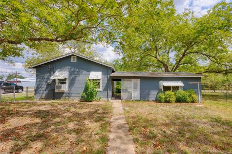 401 W Live Oak And 504 S Pecan Street Moulton TX 77975