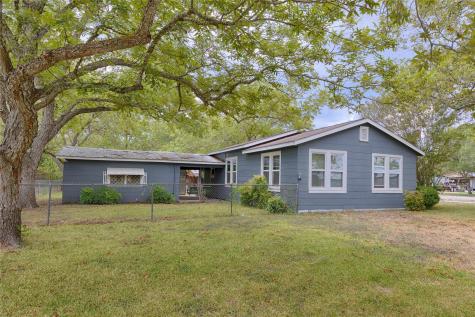 401 W Live Oak And 504 S Pecan Street Moulton TX 77975
