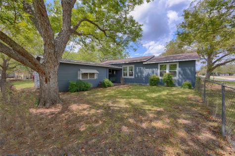401 W Live Oak And 504 S Pecan Street Moulton TX 77975