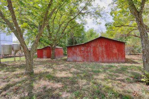 401 W Live Oak And 504 S Pecan Street Moulton TX 77975