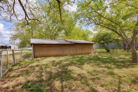 401 W Live Oak And 504 S Pecan Street Moulton TX 77975