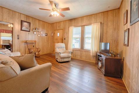 401 W Live Oak And 504 S Pecan Street Moulton TX 77975