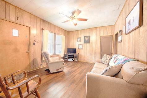 401 W Live Oak And 504 S Pecan Street Moulton TX 77975