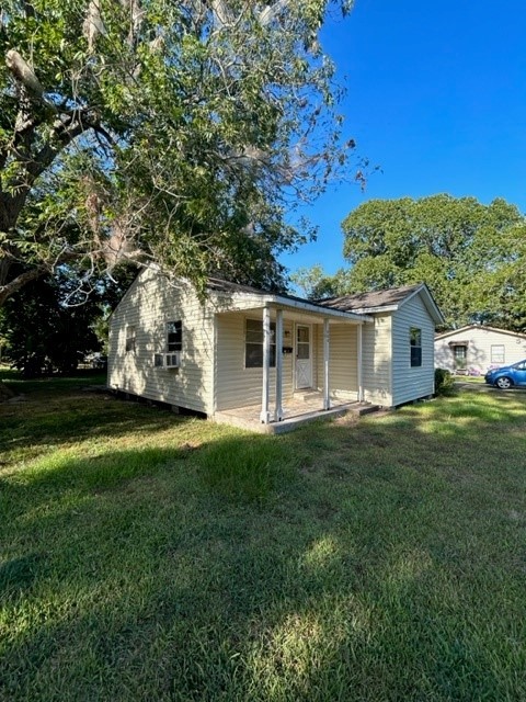 706 Blair Street West Columbia TX 77486
