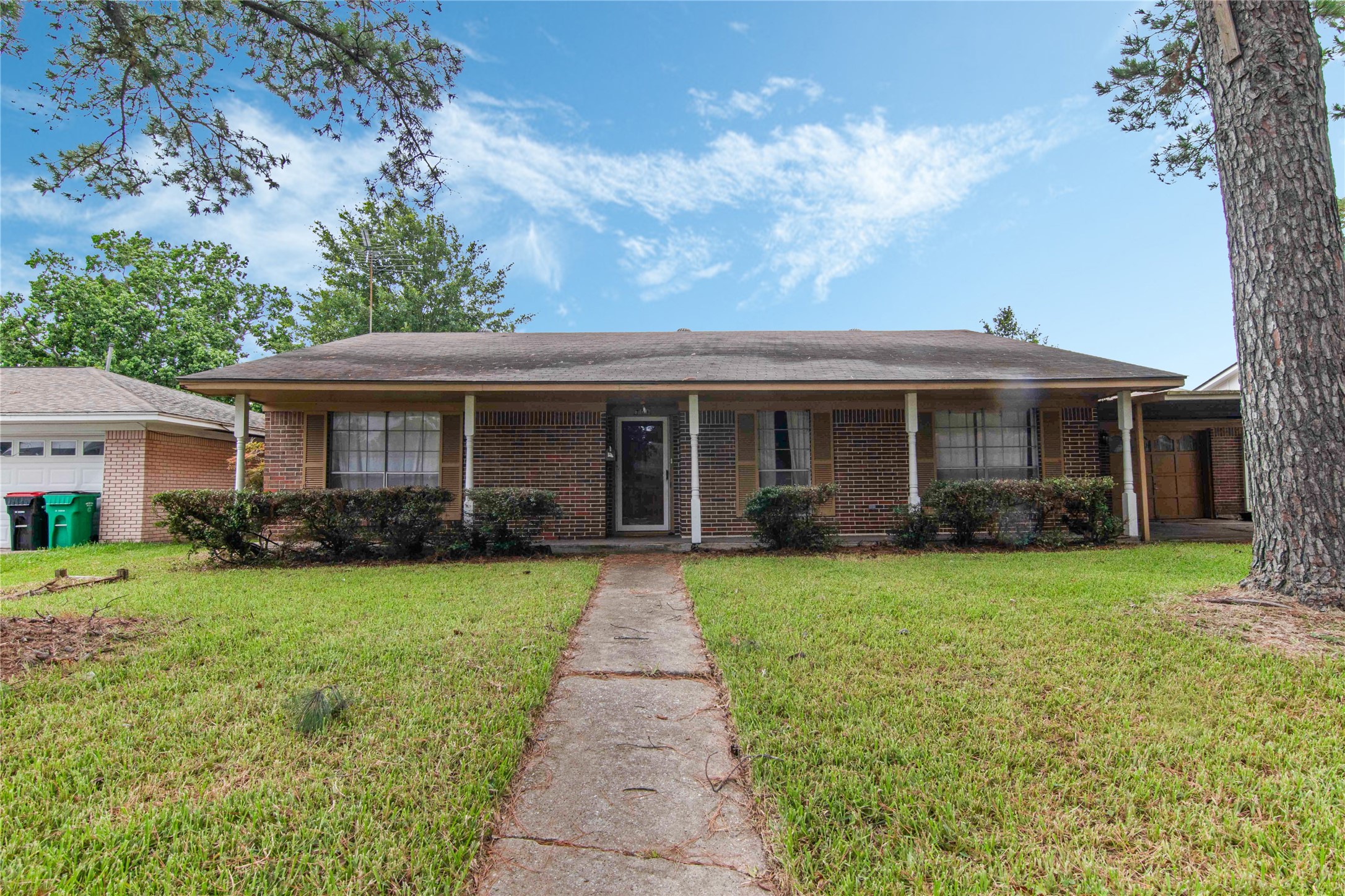 704 Maplewood Street Baytown TX 77520