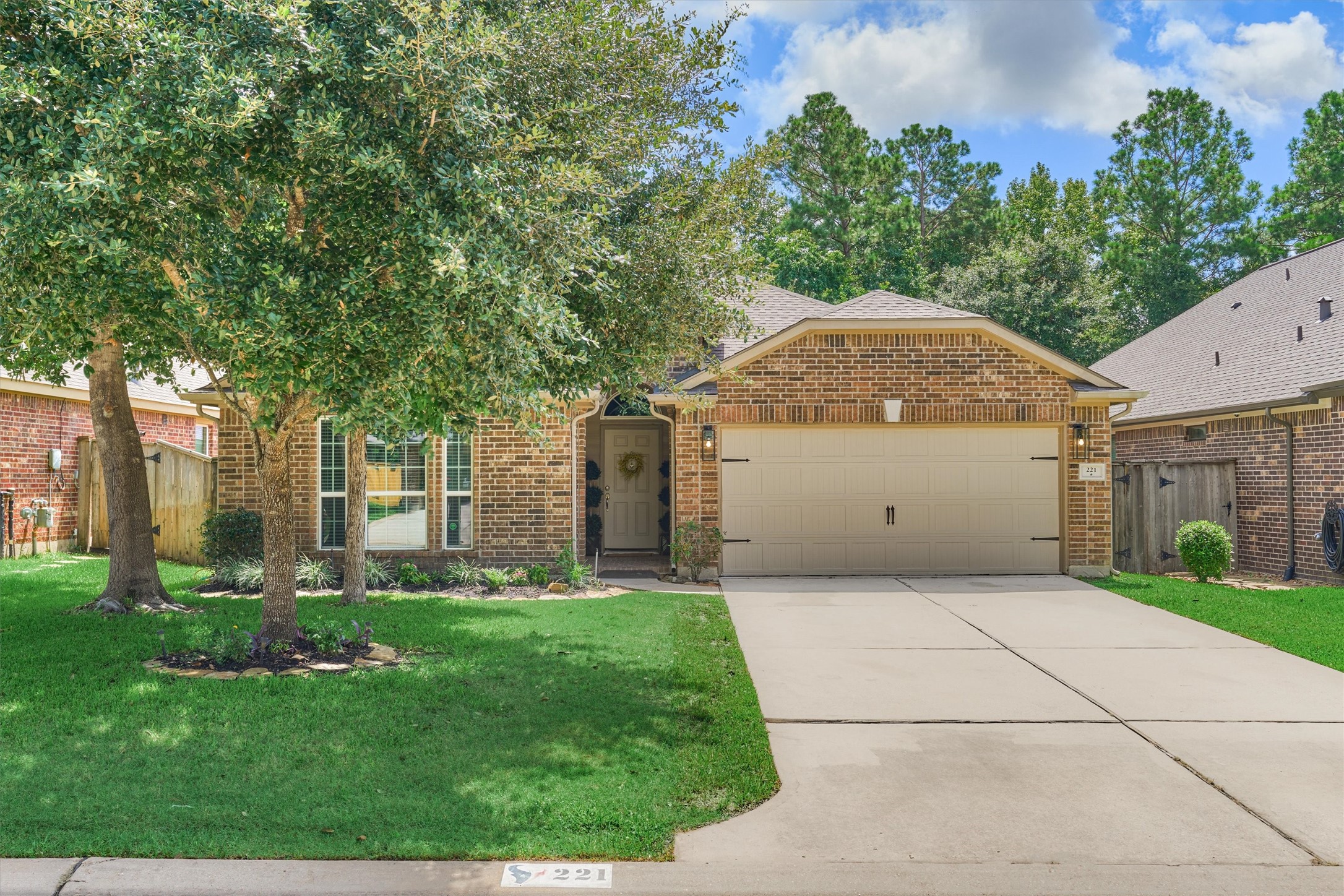 221 Forest Heights Lane Montgomery TX 77316