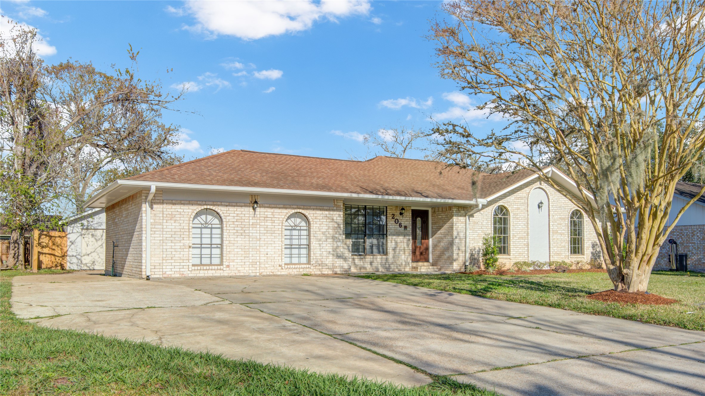 206 Dogwood Street Lake Jackson TX 77566