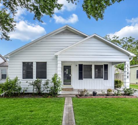 1108 Alvin Street El Campo TX 77437