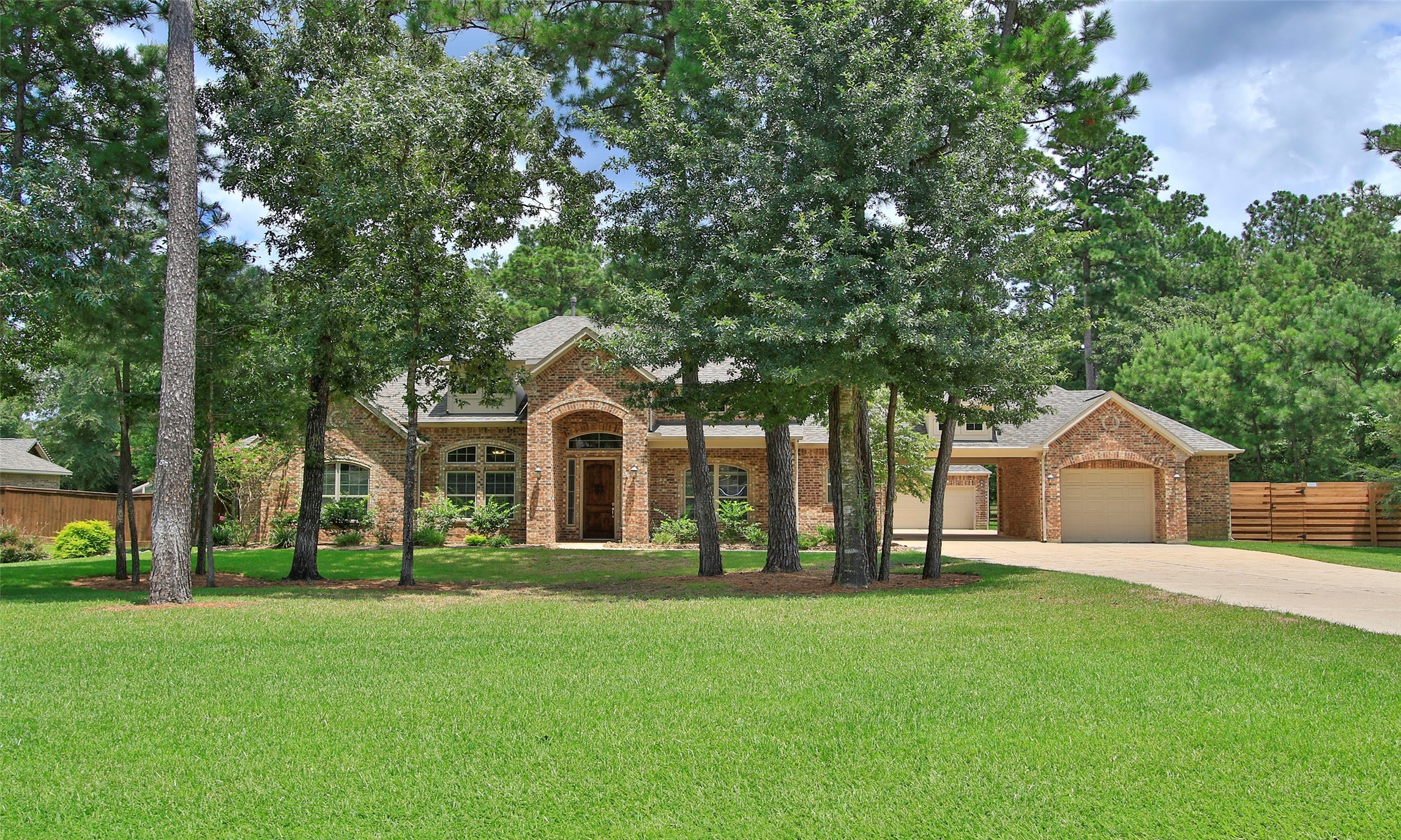 17572 Country Meadow Magnolia TX 77355