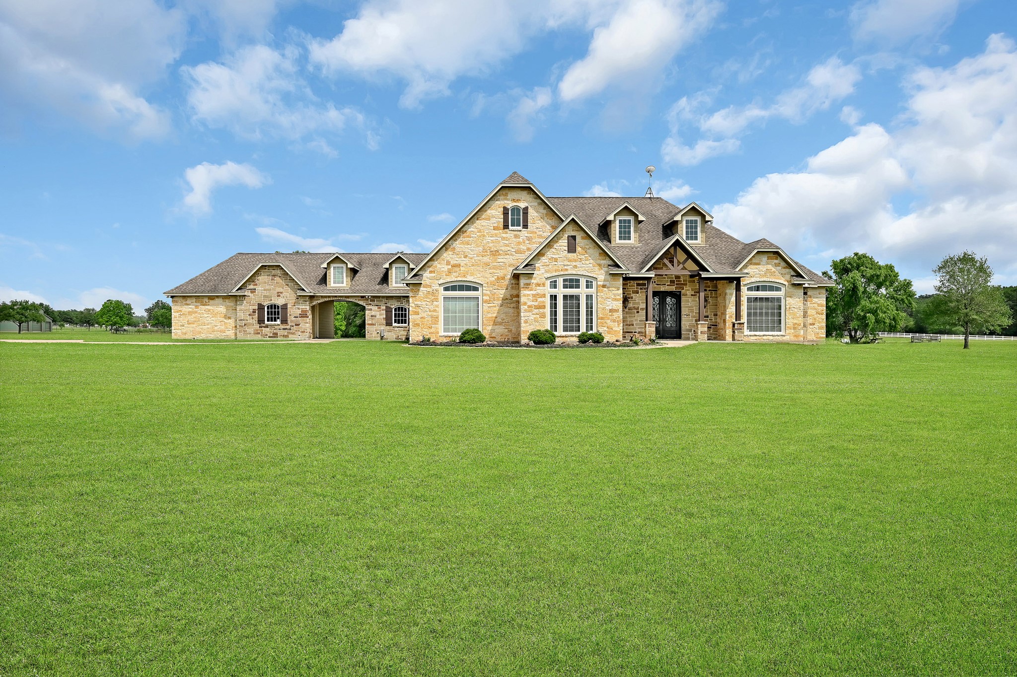 23092 Plantation Lake Drive Hempstead TX 77445