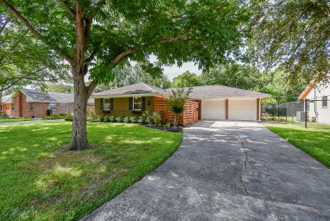 4729 Warm Springs Road Houston TX 77035
