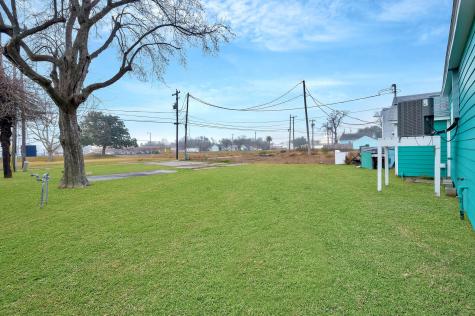 617 4th Avenue N Texas City TX 77590