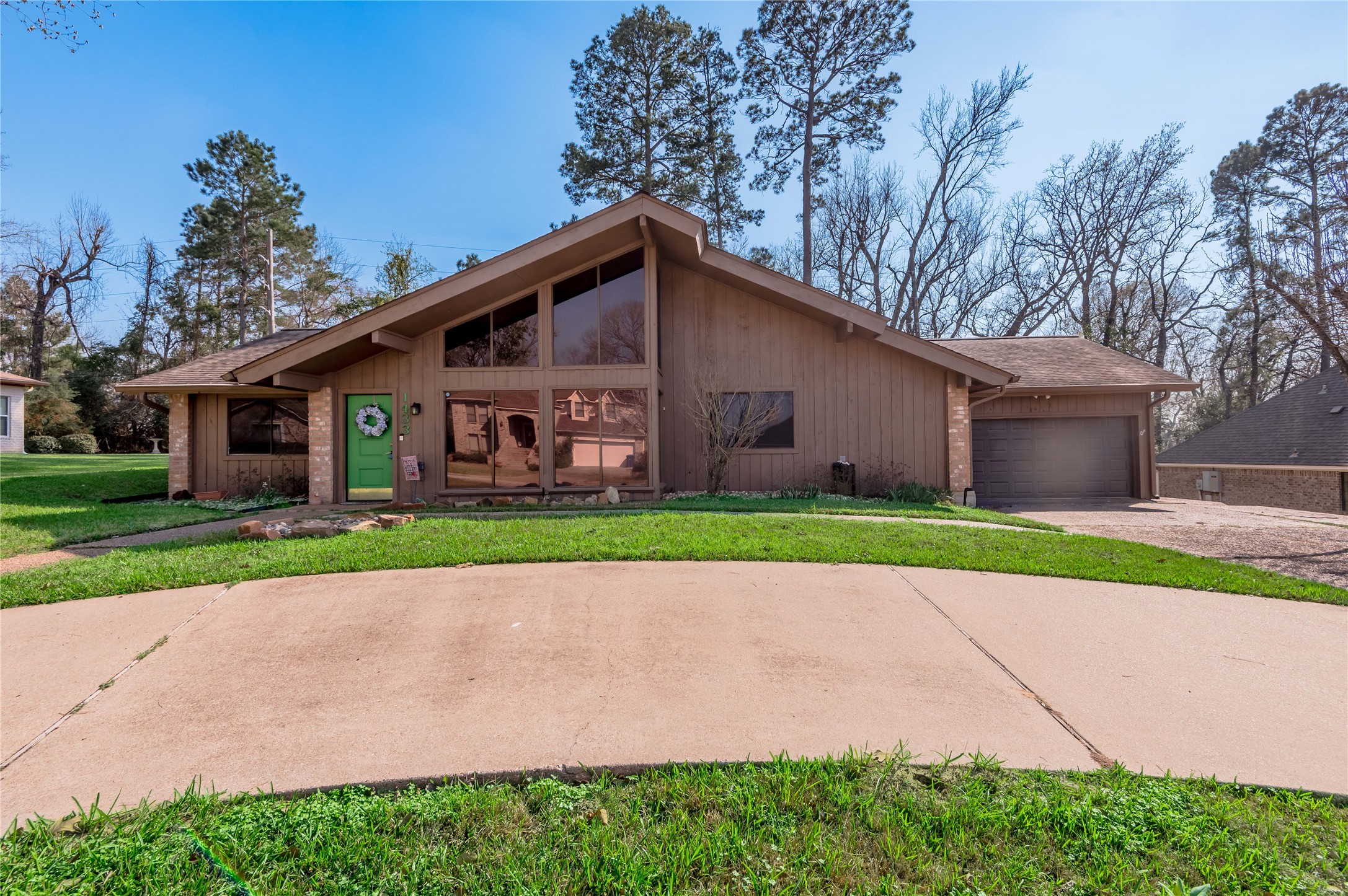1433 Green Briar Drive Huntsville TX 77340
