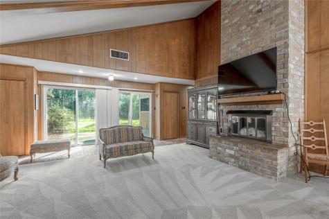 1433 Green Briar Drive Huntsville TX 77340