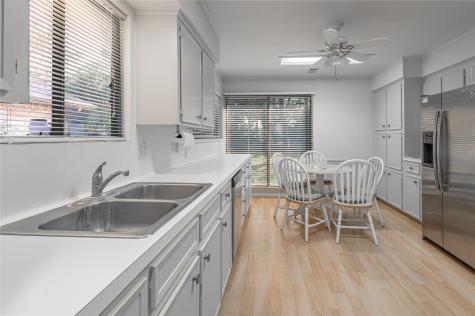 1433 Green Briar Drive Huntsville TX 77340