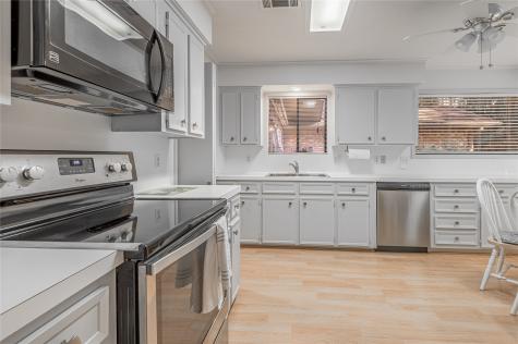 1433 Green Briar Drive Huntsville TX 77340