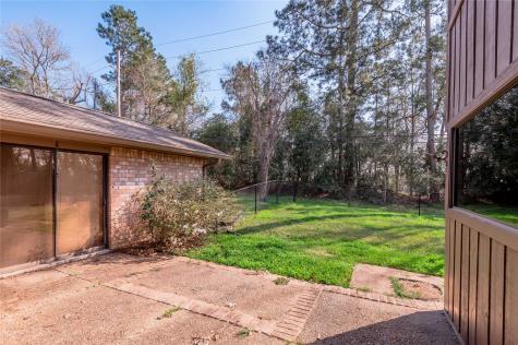 1433 Green Briar Drive Huntsville TX 77340