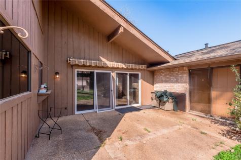 1433 Green Briar Drive Huntsville TX 77340