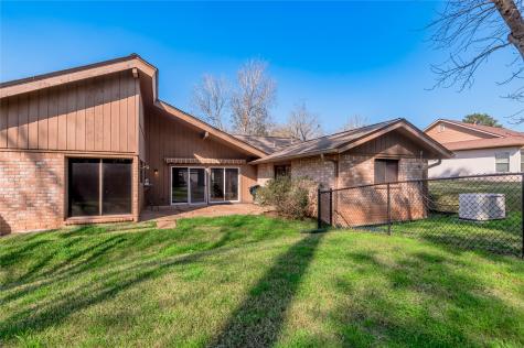 1433 Green Briar Drive Huntsville TX 77340
