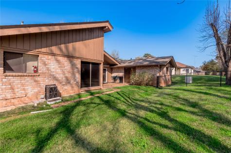 1433 Green Briar Drive Huntsville TX 77340