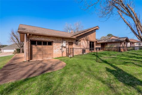 1433 Green Briar Drive Huntsville TX 77340