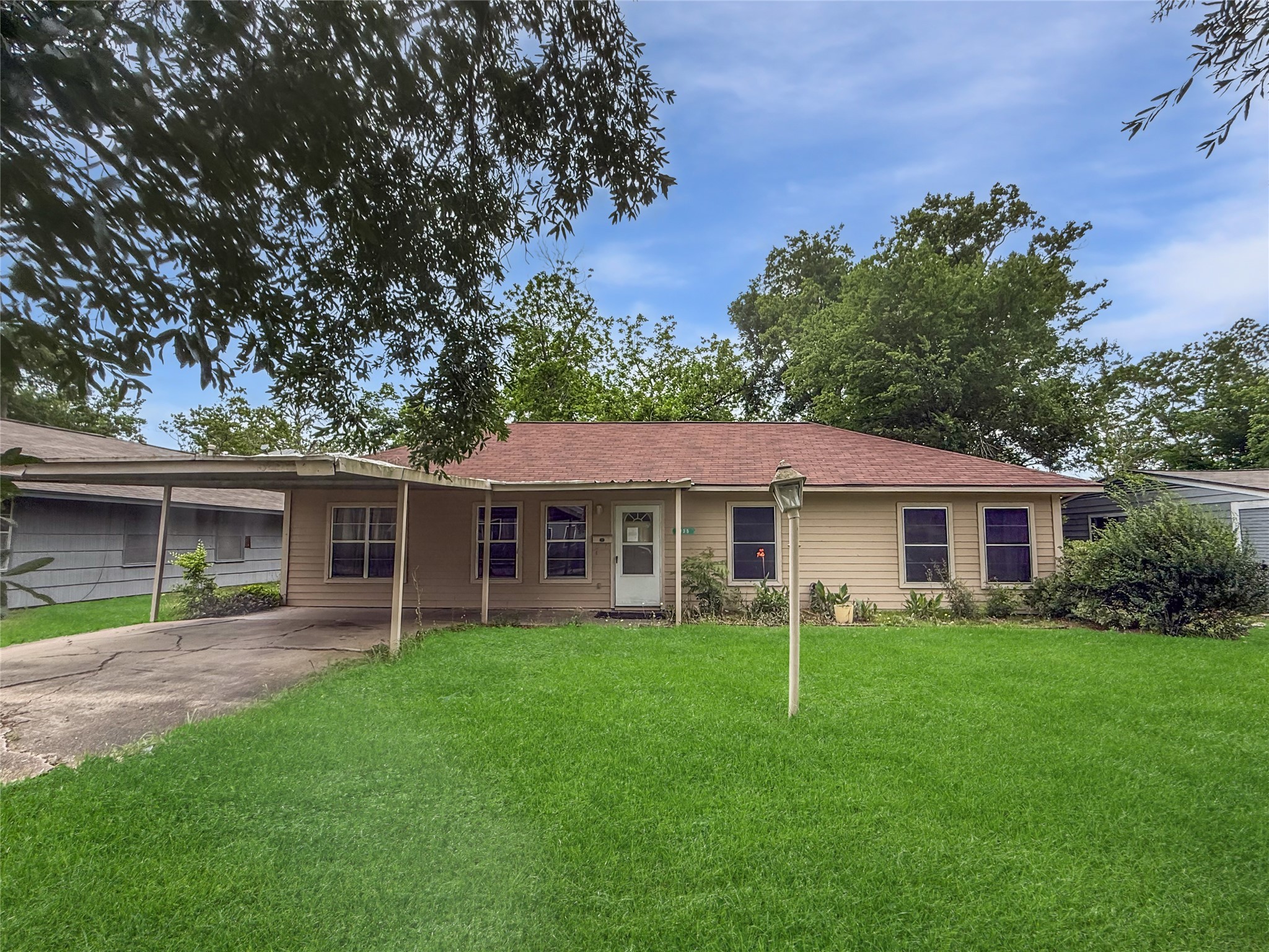 5735 Kenilwood Drive Houston TX 77033