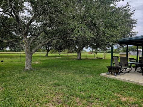 1293 County Road 313 Louise TX 77455