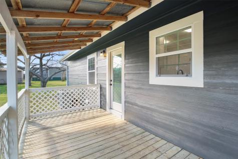 407 N Amthor Street Bellville TX 77418