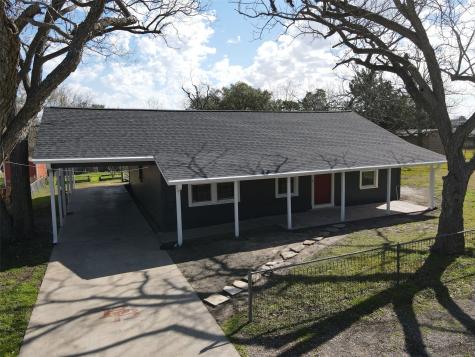 407 N Amthor Street Bellville TX 77418