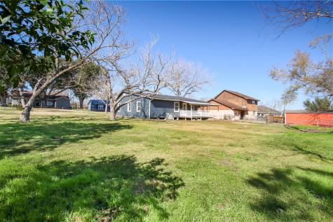 407 N Amthor Street Bellville TX 77418
