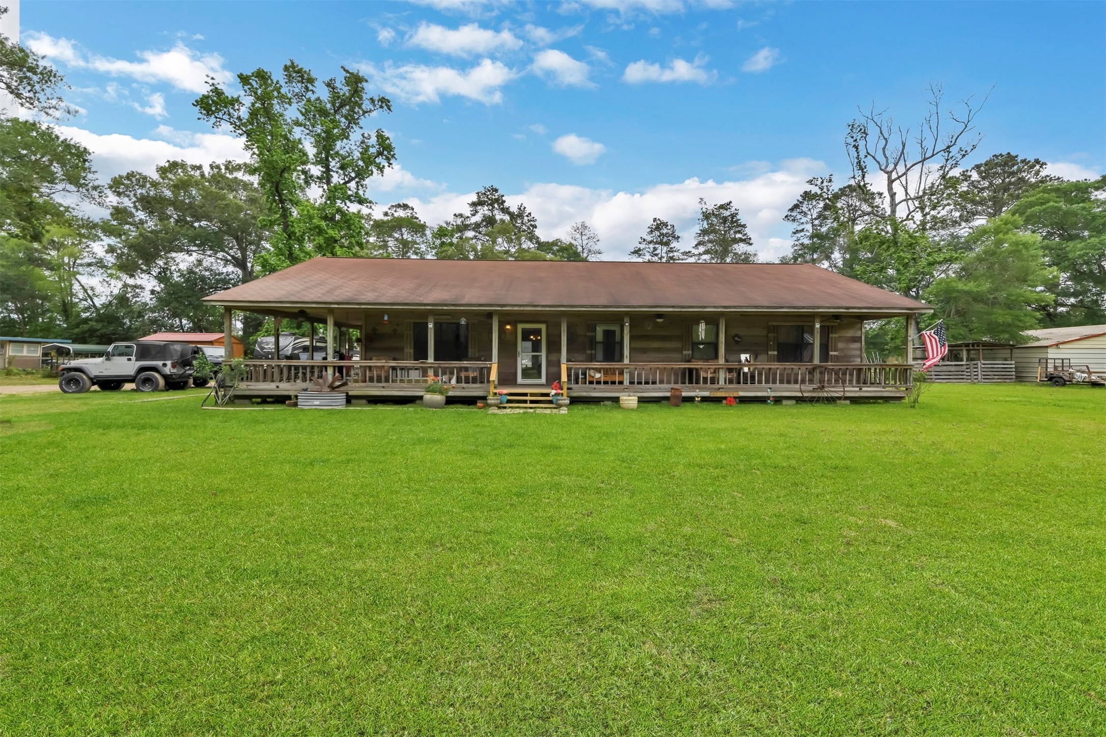 786 County Road 308 Cleveland TX 77327