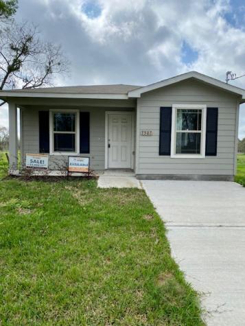 1307 Sam Street El Campo TX 77437