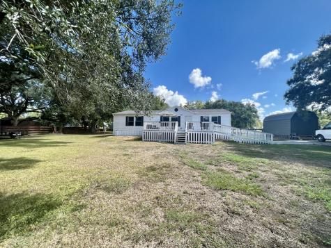 1419 Avenue L Danbury TX 77534