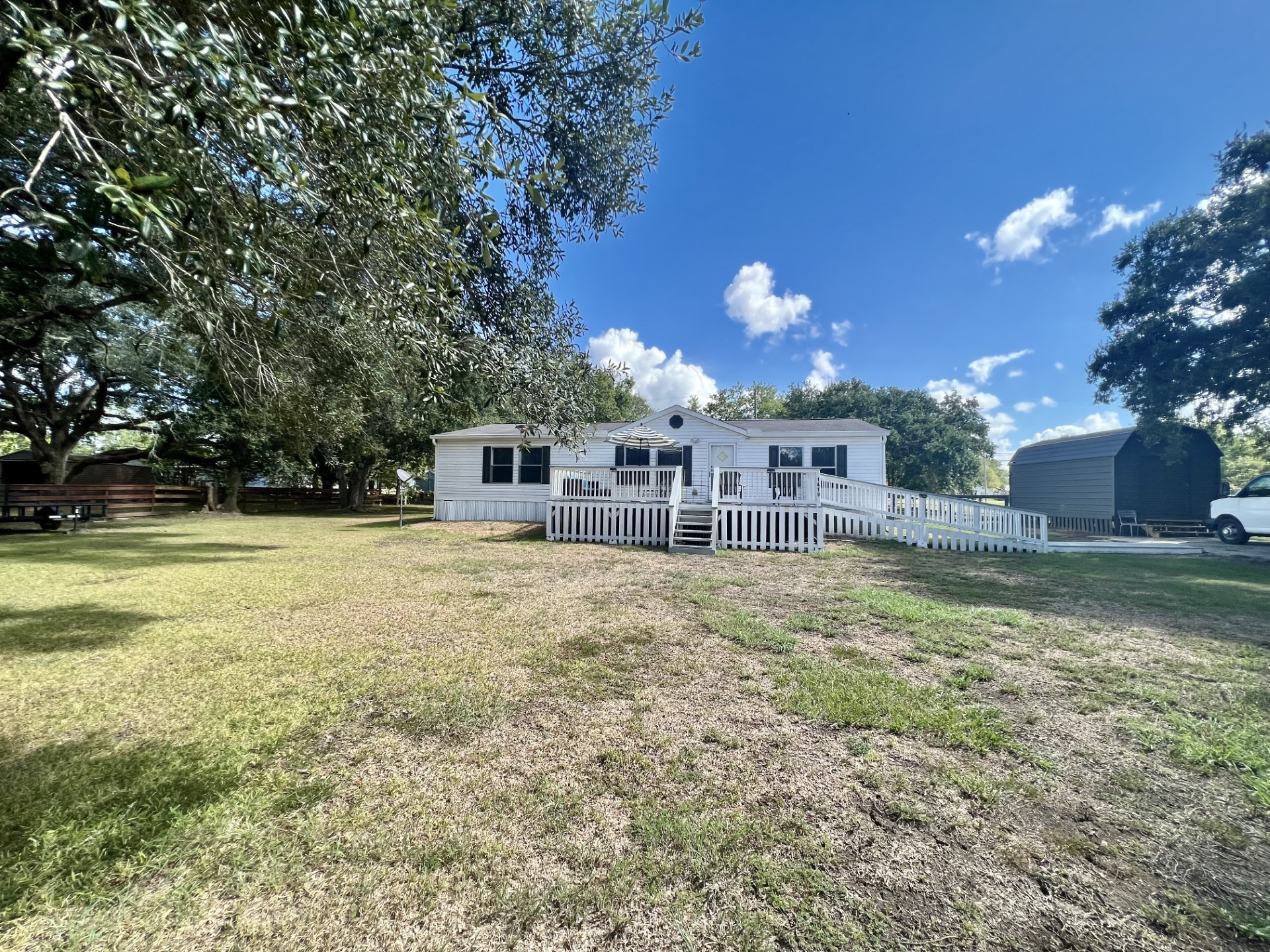 1419 Avenue L Danbury TX 77534