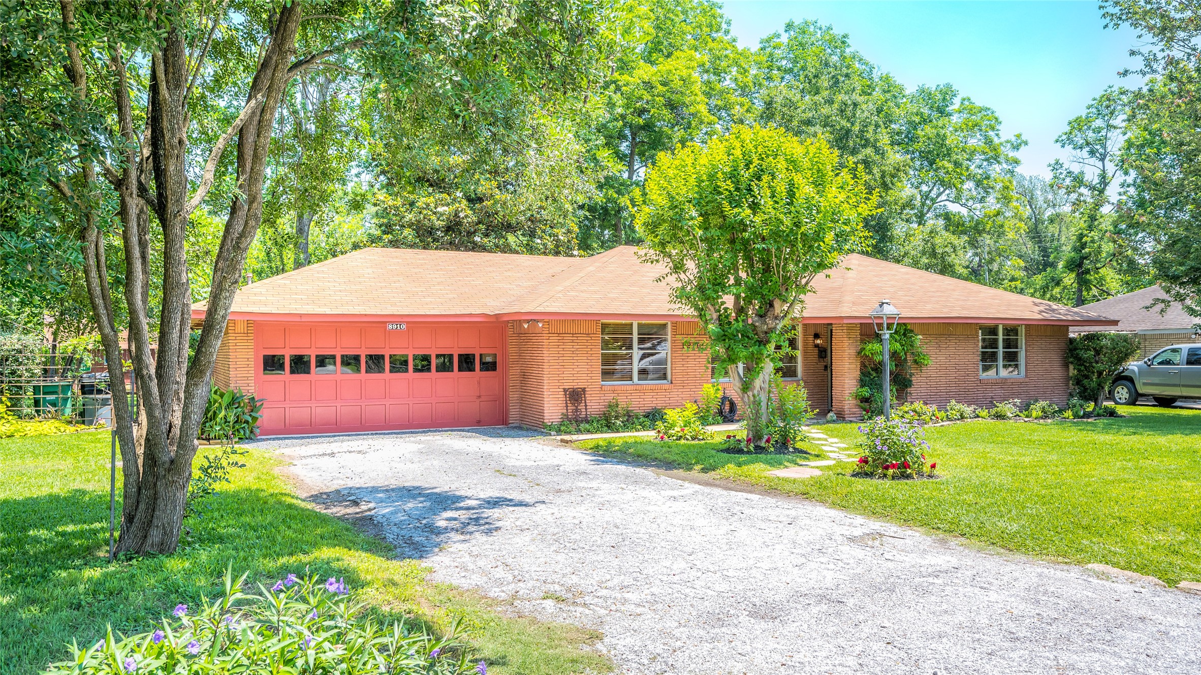 8910 Theysen Drive Houston TX 77080