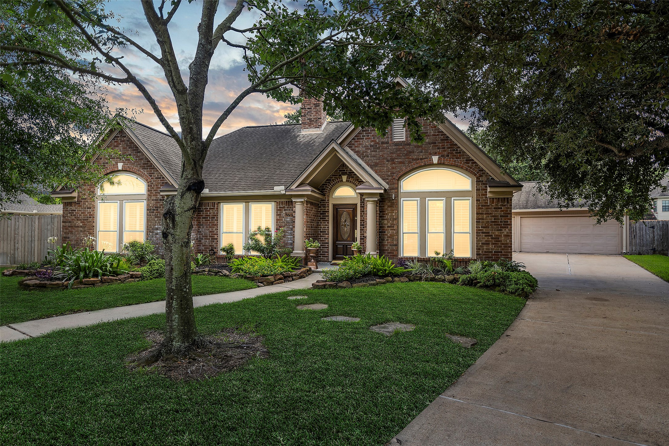 17707 Noble Oak Court Houston TX 77095