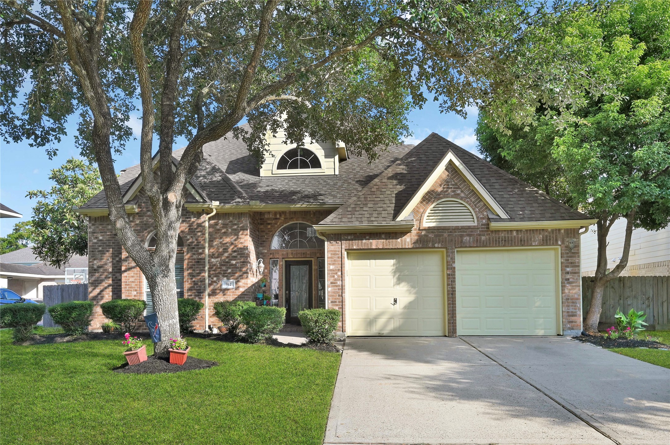 912 Elm Pointe League City TX 77573