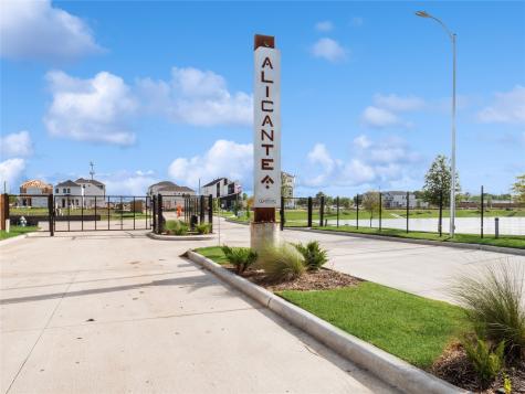 3022 Tres Olivos Drive Houston TX 77047