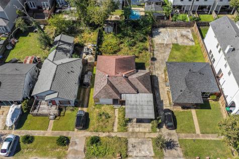 919 Lawrence Street Houston TX 77008