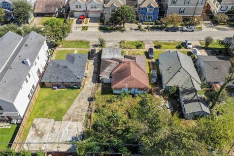 919 Lawrence Street Houston TX 77008