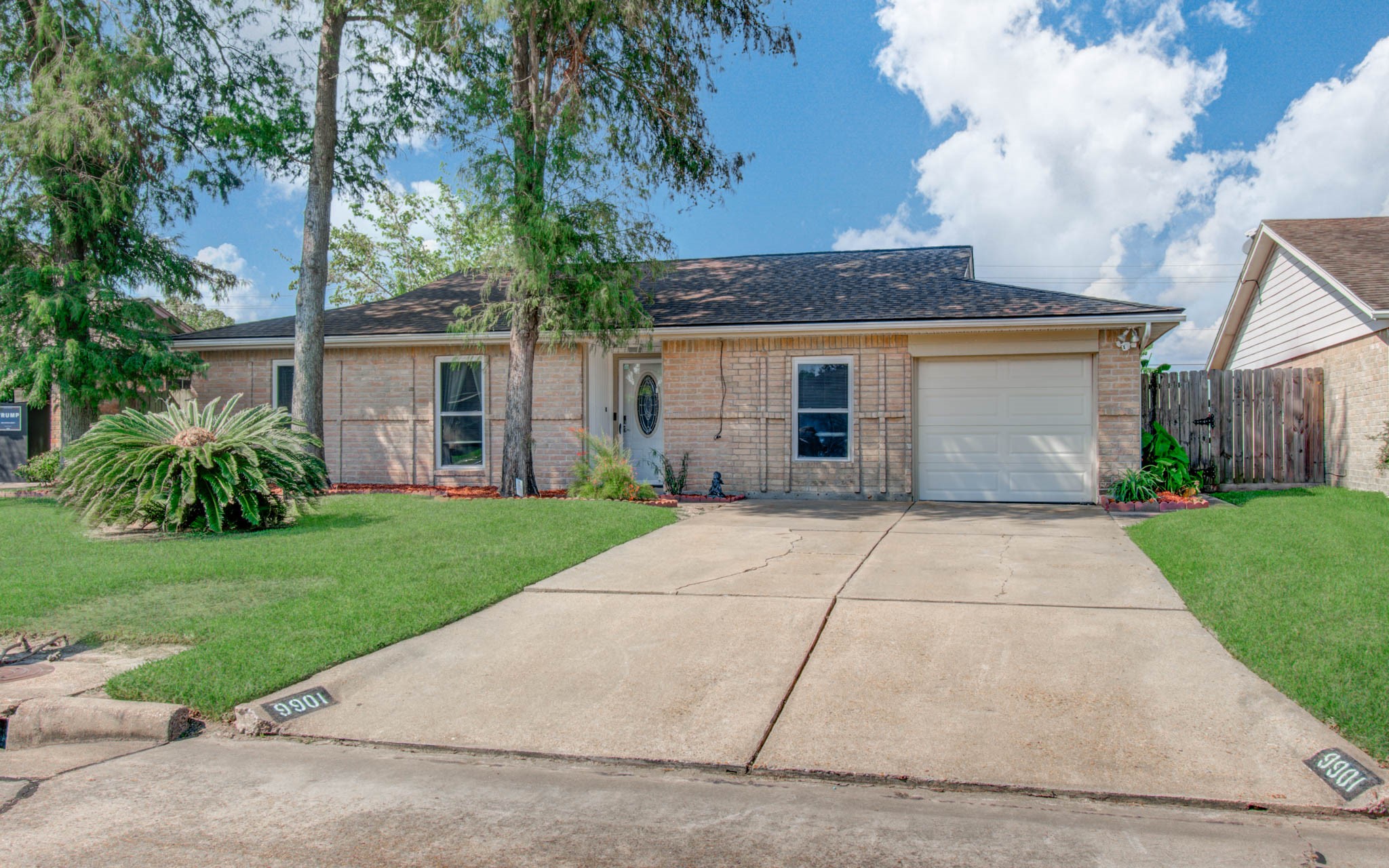 9901 Thrush Street La Porte TX 77571