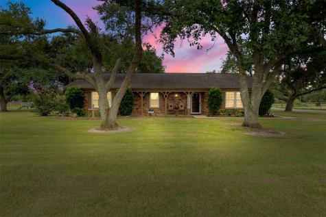 3911 N Elm Road Santa Fe TX 77517